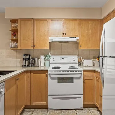 C202 Town Centre, Mtn View, Sleeps 7, Ac, Free Parking Apartment Canmore Exterior photo