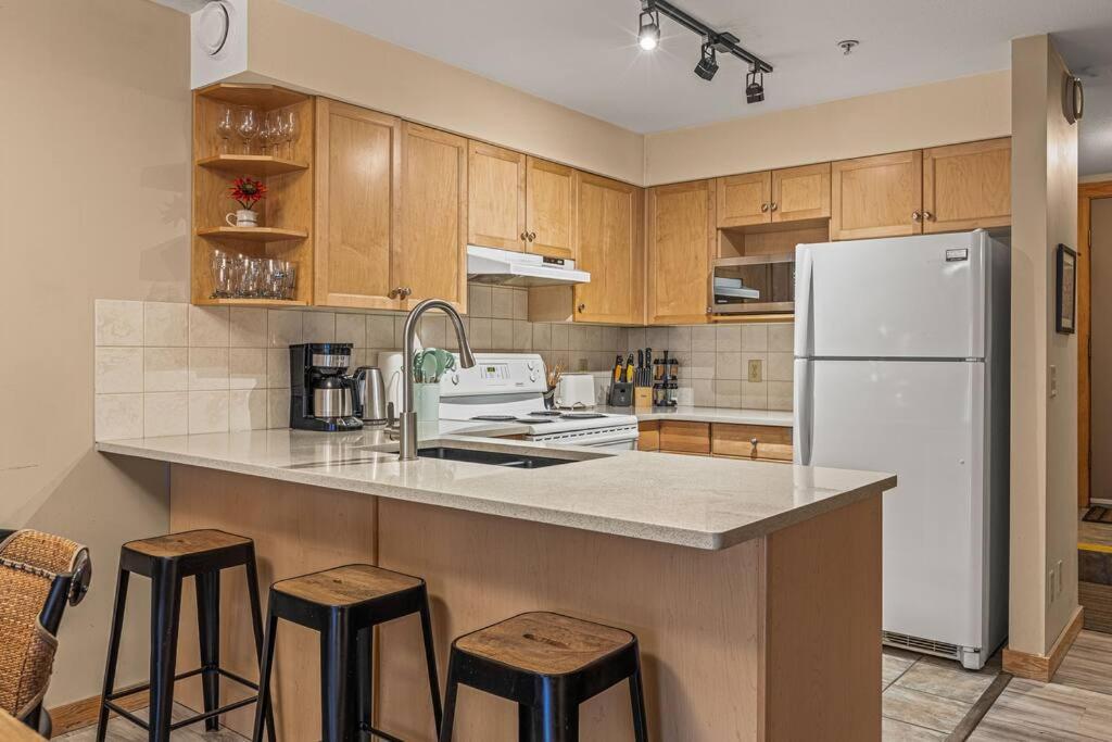 C202 Town Centre, Mtn View, Sleeps 7, Ac, Free Parking Canmore