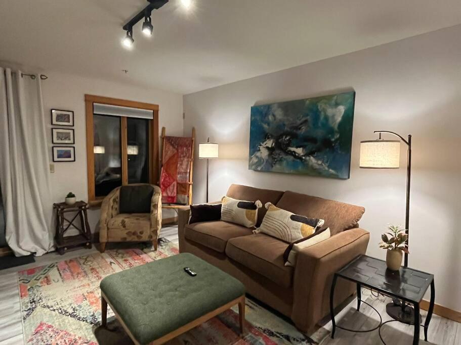 C202 Town Centre, Mtn View, Sleeps 7, Ac, Free Parking Canmore