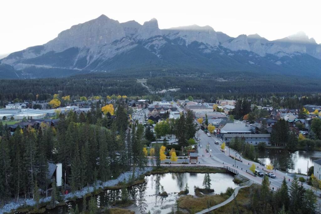 Apartment C202 Town Centre, Mtn View, Sleeps 7, Ac, Free Parking