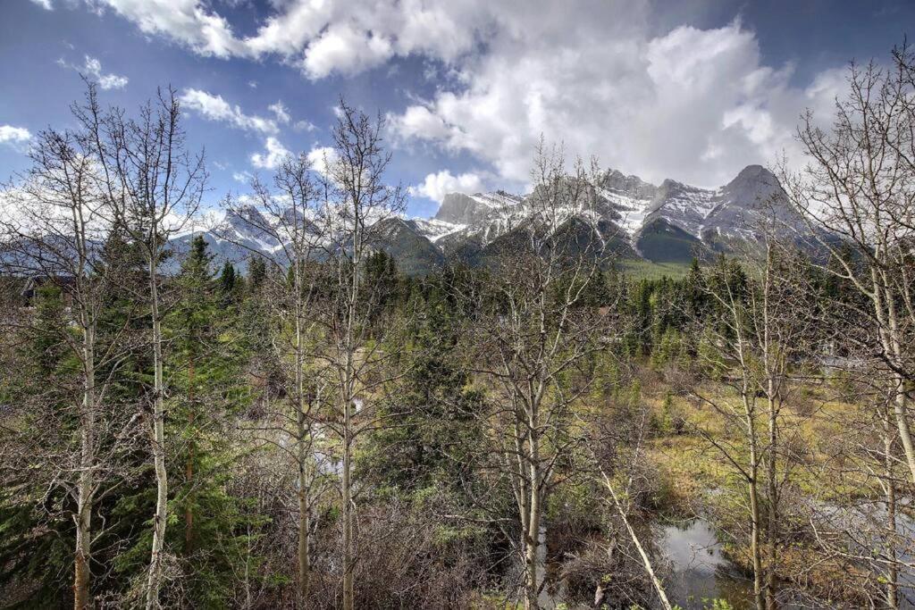 Apartment C202 Town Centre, Mtn View, Sleeps 7, Ac, Free Parking Canmore