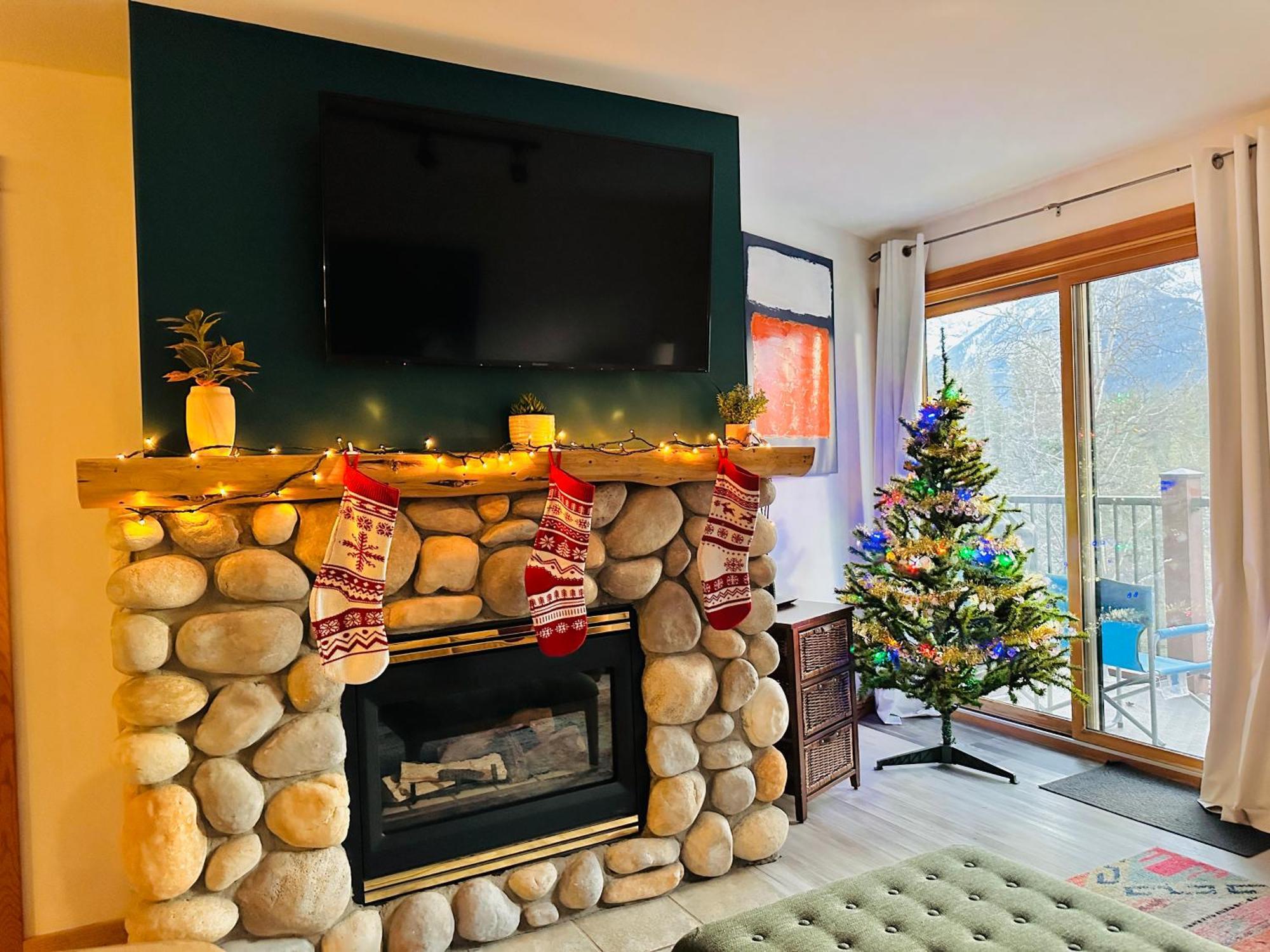 Apartment C202 Town Centre, Mtn View, Sleeps 7, Ac, Free Parking *