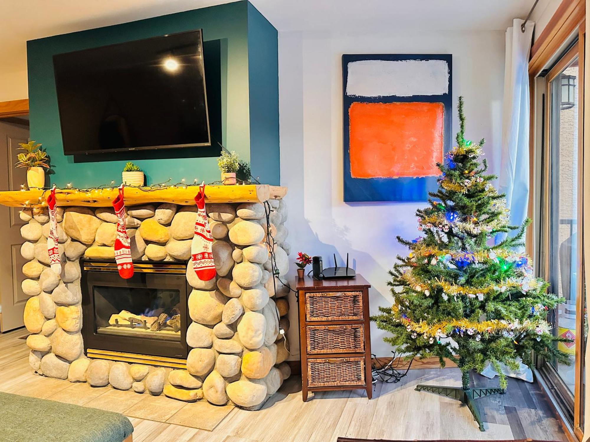 Apartment C202 Town Centre, Mtn View, Sleeps 7, Ac, Free Parking Canmore
